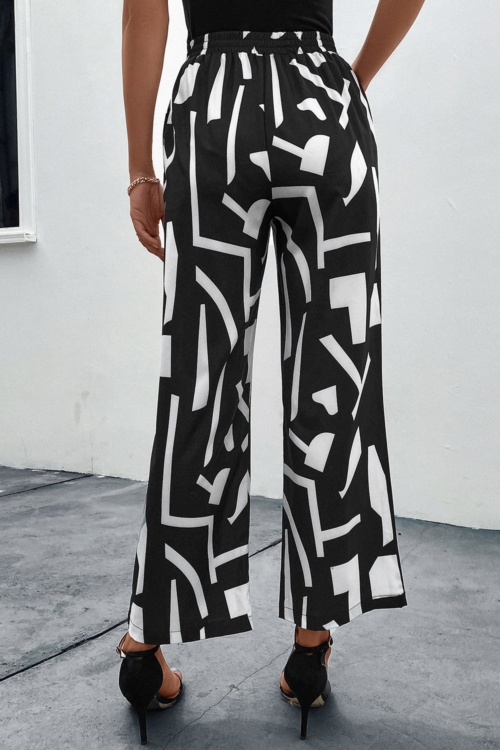 Neyomi Straight Leg Pants